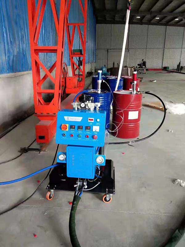 聚氨酯噴涂機設備JNJX-Q2600(圖2) 聚氨酯噴涂機設備山東聊城罐體填充發(fā)泡施工