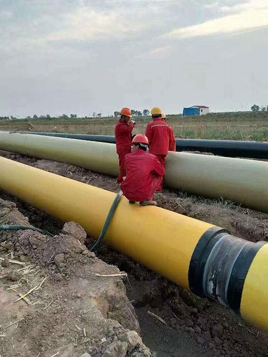 什么是聚氨酯補口機?(圖3) 聚氨酯補口機管道保溫施工案例