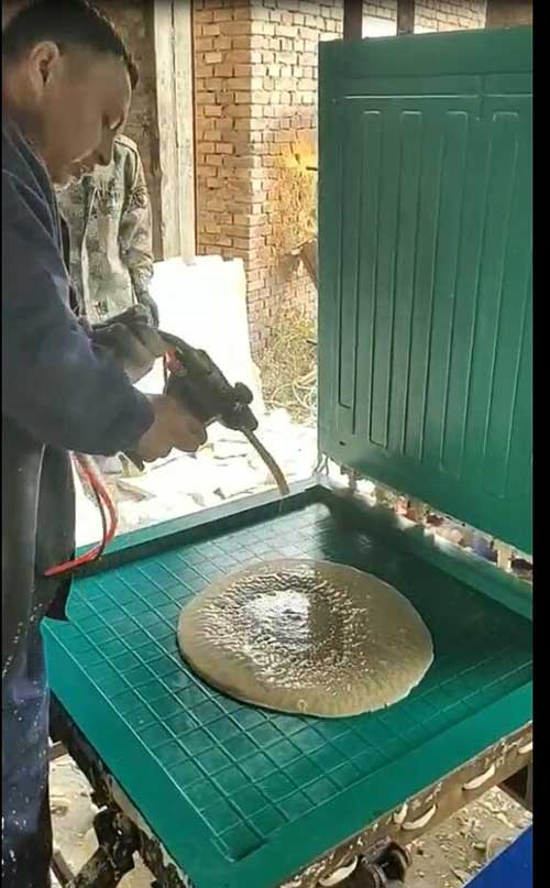 養殖場仔豬電熱板 聚氨酯材料發泡機(圖2) 養殖場仔豬電熱板 聚氨酯材料發泡機案例