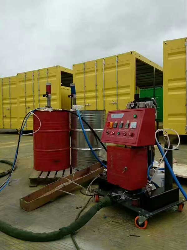 集裝箱內部噴涂保溫聚氨酯(圖1) 集裝箱呢吧噴涂保溫聚氨酯材料