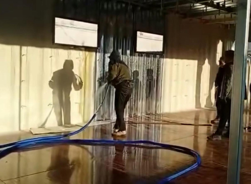 移動房屋用保溫噴涂聚氨酯小型噴涂機(圖3) 移動房屋用保溫噴涂聚氨酯案例