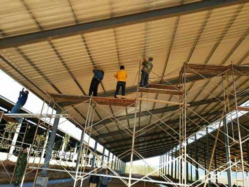 頂棚用什么材料保溫隔熱 小型發泡機(圖2) 頂棚用聚氨酯材料保溫隔熱