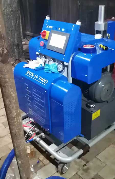 硬質發泡聚氨酯管殼(圖1) HT40D聚氨酯發泡機