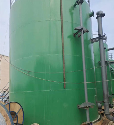 聚脲施工用哪種噴涂機(jī)?(圖1) 除鹽水箱聚脲施工案例